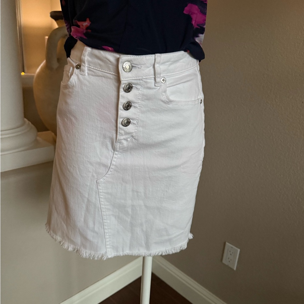 NWT Loft Frayed Denim Skirt, Size 0 Never Worn